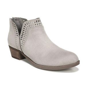 *BNIB* Carlos by Carlos Santana | ‘Billey’ Light Doe Suede Perforated Booties